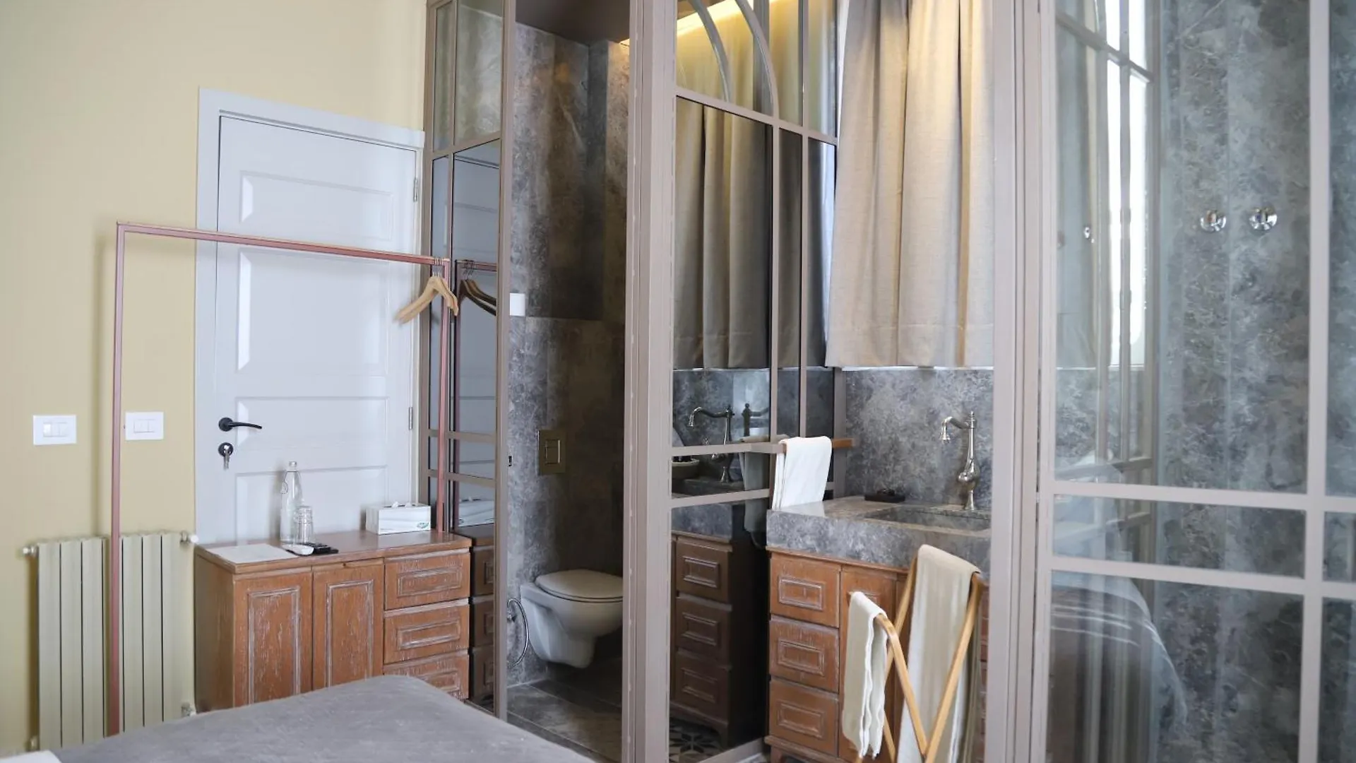 Hotel Lost Gemmayzeh Beirut 3*,  Libanon